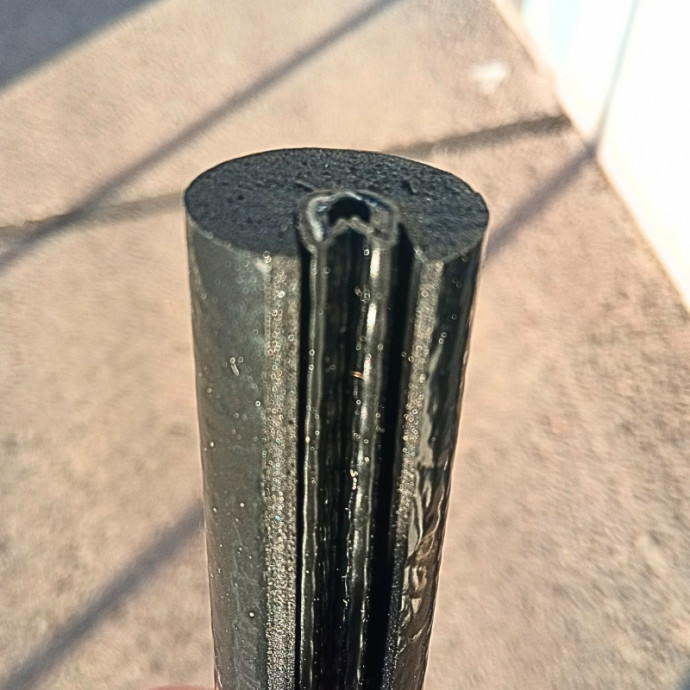 Small black edge protector. Ø 20 x 1000mm. Edge 10x1-2mm