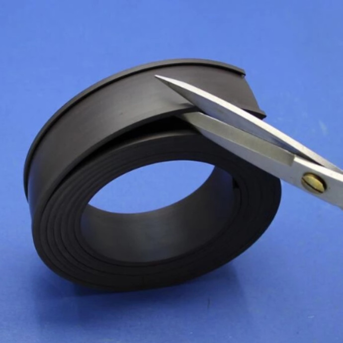 Porte-étiquettes (aimant + carton + protecteur). Disponible en différentes tailles