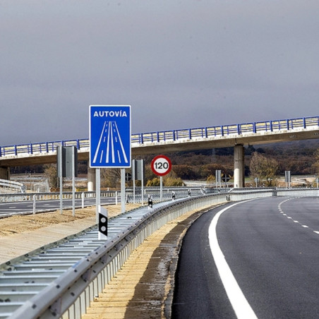 Segnale informativo MOPU. Diverse misure e livelli di riflettanza.