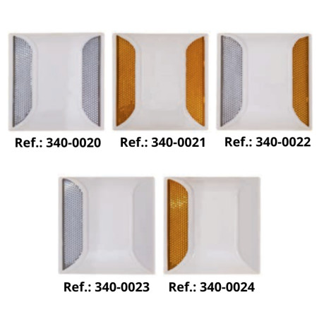 White plastic beacon with a sandy base. Reflectors in different colors with a reflectance level of 2.