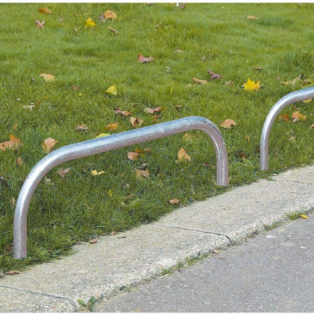 Galvanized steel delimiting arch with different measurements, finishes, and fastenings.