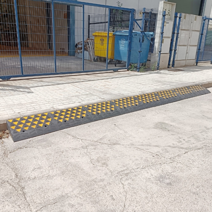 Rampa de meio-fio central, 600x450x200mm