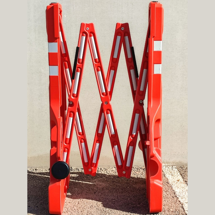 Barriera in PVC estensibile, altezza 1070mm, estensibile fino a 2260mm.