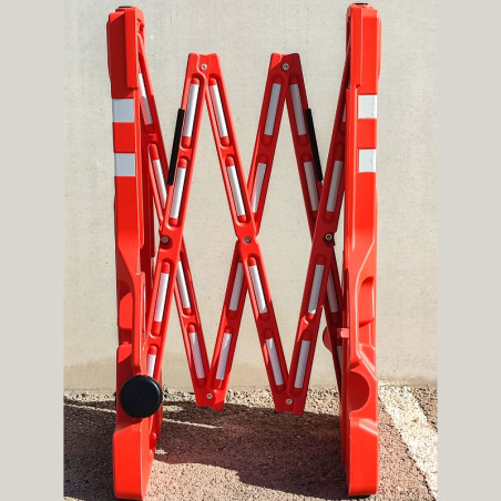 Extendable PVC barrier, 1070mm height, extendable to 2260mm.