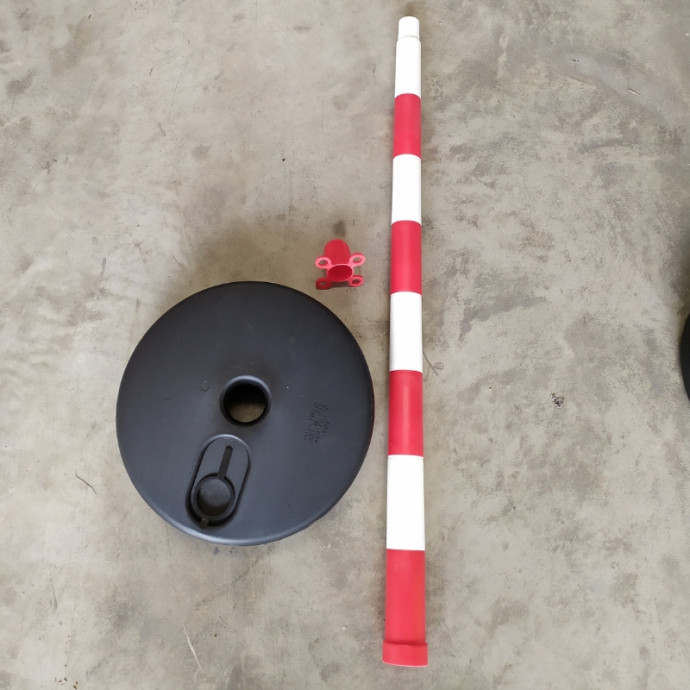 Poteau en PVC rouge et blanc, 900xØ30mm. Ajouter une base.