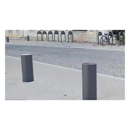 Bolardo pintado monobloque
