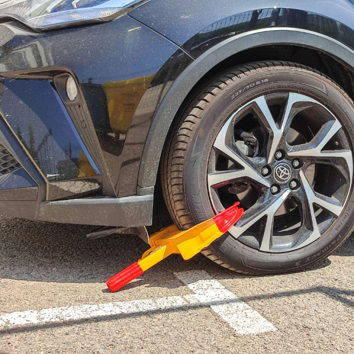 Wheel clamp lock for wheels from 170 to 270mm.