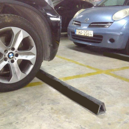 Tope de suelo PVC 1000x100x100 mm de ancho. Negro