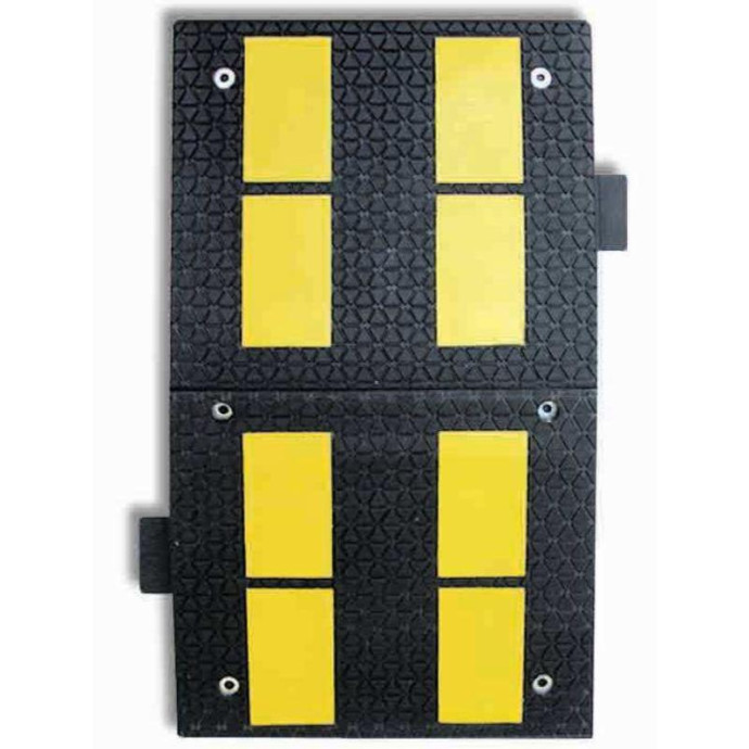 Rubber central road hump. 500x900x50mm