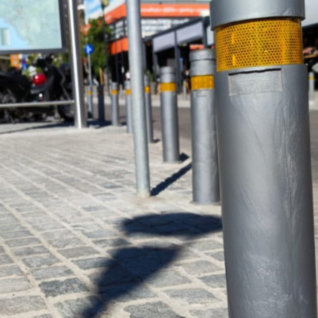 Bolardo flexível fixo de 90º com cabeça plana 800xØ110. Diferentes cores.