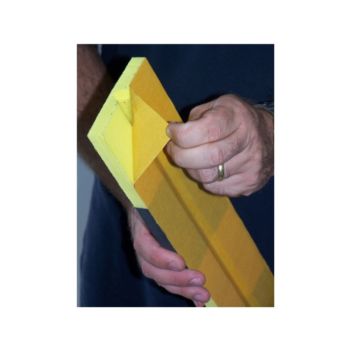 Angolo in polietilene giallo nero