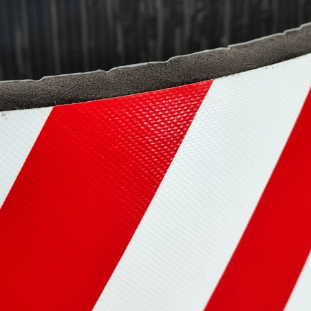Red and white fire-resistant protection mat for INDOOR use. Thickness 10 mm.