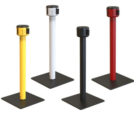 Pote en PVC recyclé et base en acier noir avec ruban de 10 mètres. Différentes couleurs.