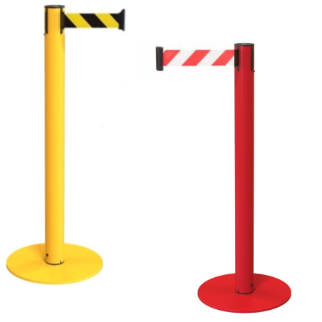 Poste e base metálicos com fita listrada de 3 metros disponíveis em diferentes cores.