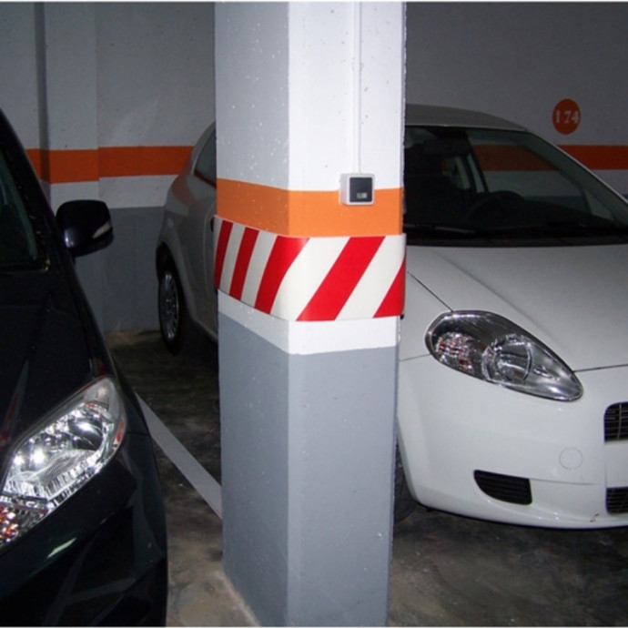 Red/White REFLEX strip 750 × 200 × 10 mm