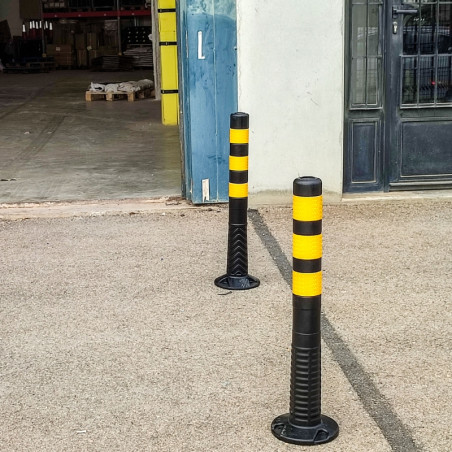 Black flexible post for screwing, 750xØ80mm.
