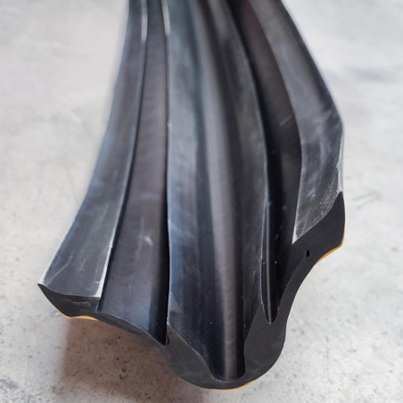 Flexible PVC protective roll for walls and columns, 5000 x 160 x 30 mm.