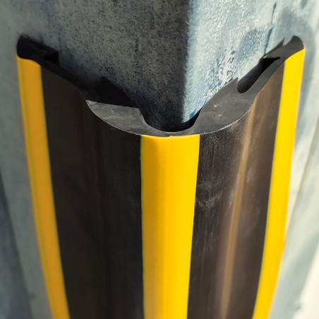 Flexible PVC protective roll for walls and columns, 5000 x 160 x 30 mm.