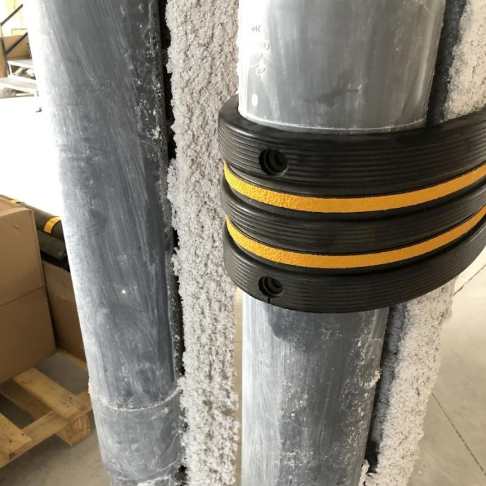 Protecteur de mur de garage en caoutchouc avec des éléments réfléchissants, 1000x200x25mm.