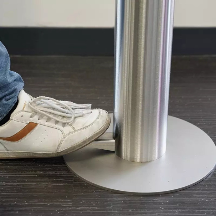 Distributeur en inox avec pédale pour gel hydroalcoolique