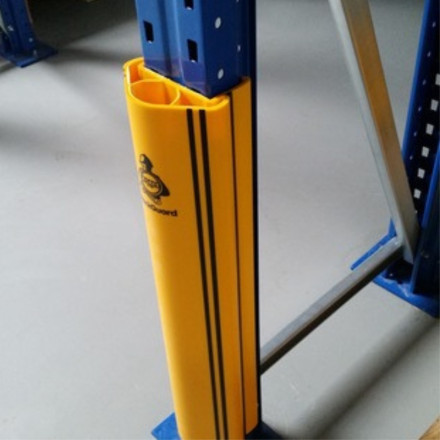 Yellow shelf support bracket. Height 600mm.