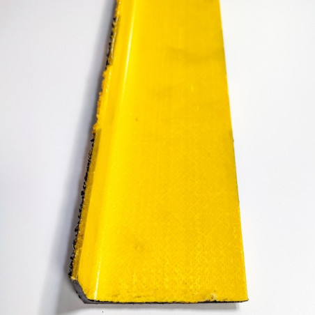 Non-slip profile for stairs with MEDIUM traffic. Color: Yellow/Black. 1000 x 70 x 30mm