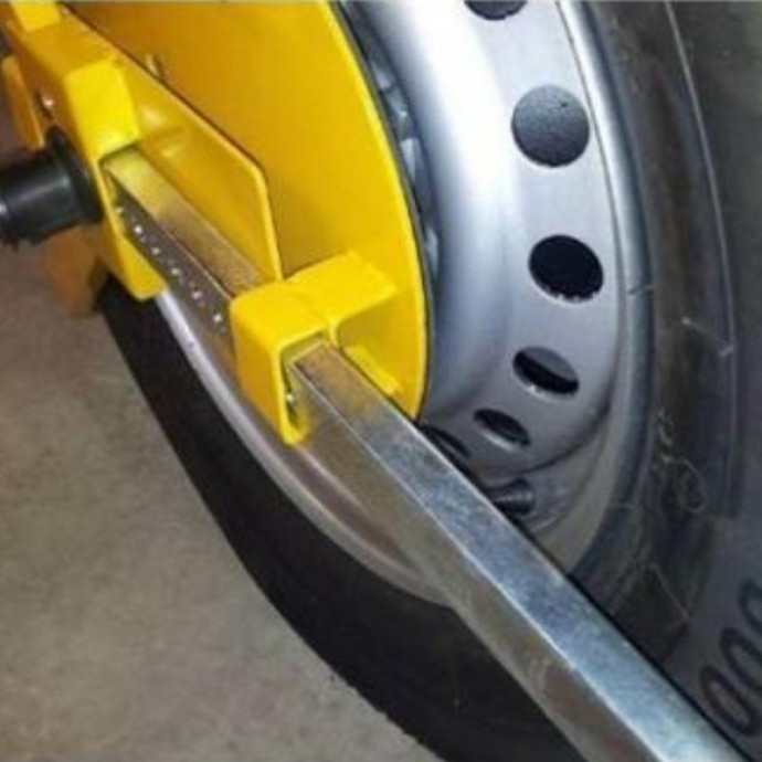 Wheel clamp for wheels from 254 to 407mm.