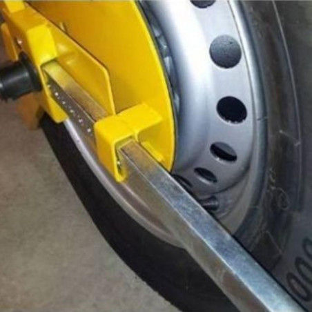 Wheel clamp for wheels from 254 to 407mm.